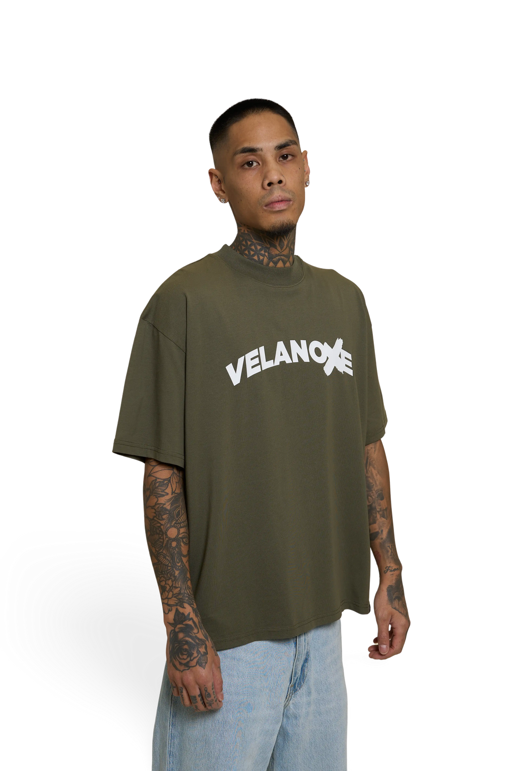 Modelo de camisa verde de Velanoxe