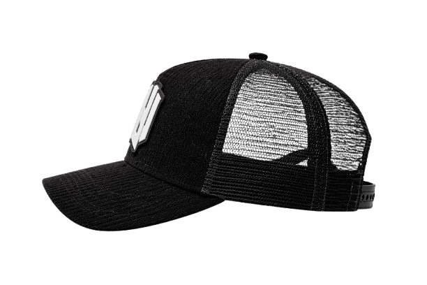 Gorra negra con maya